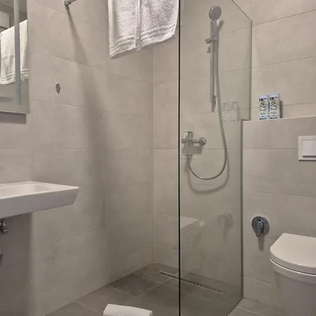 Oasis Otes - Ilidza, * Saraievo